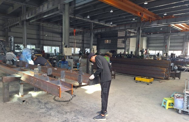 太陽能設備建置相關施作焊接等